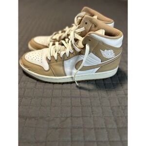 Size 9.5 Men's Jordan 1 Mid Tan Gum 2021